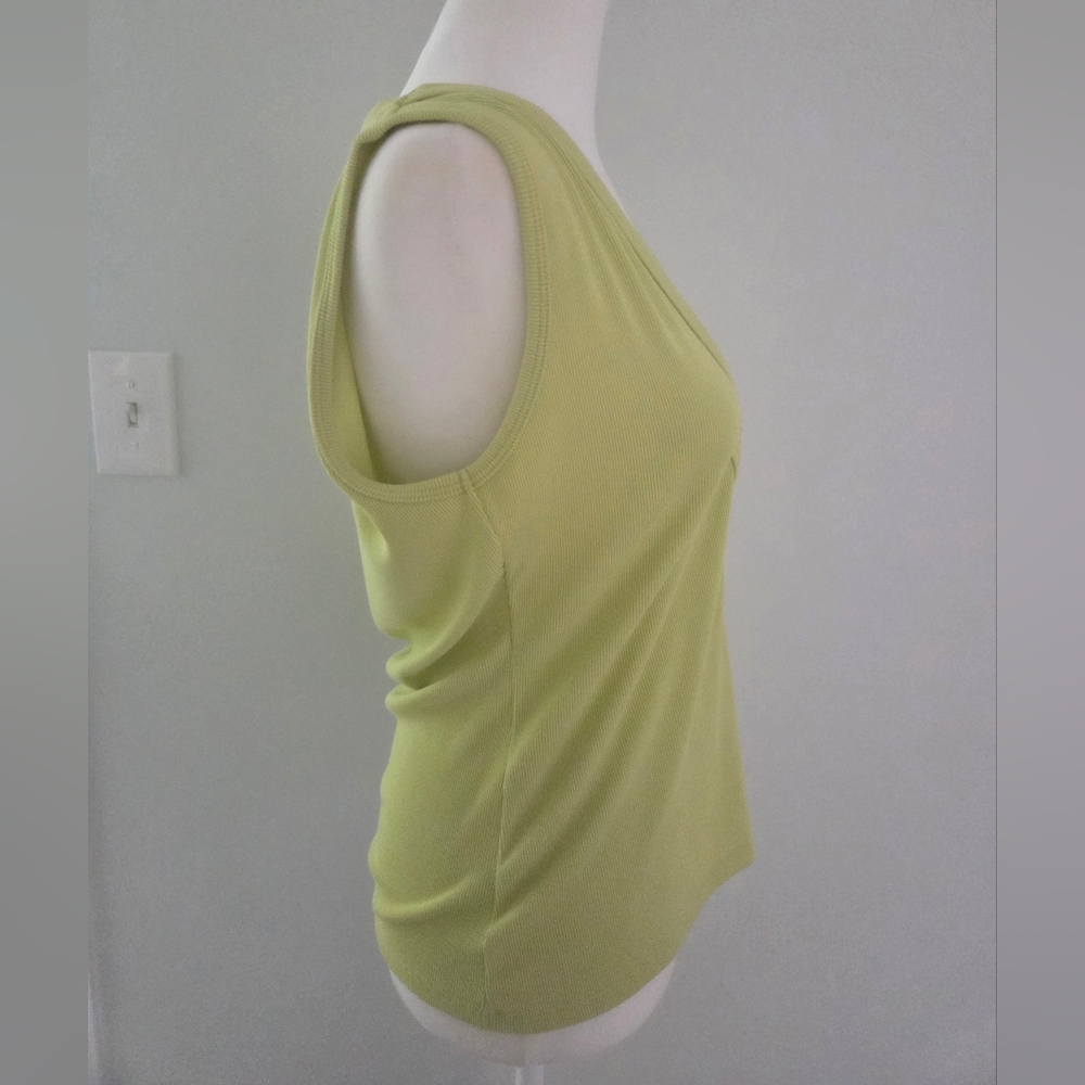 Button Tank - Picture 5 of 13